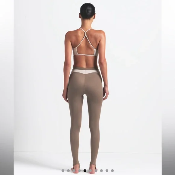 Skims Micro Scoop Bra High-Waisted 26" Stirrup Leggings with Drawcord Set - Picture 5 of 5